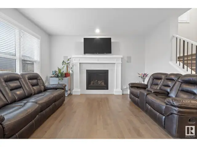 2839 202 ST NW Edmonton, Alberta62865715685634123