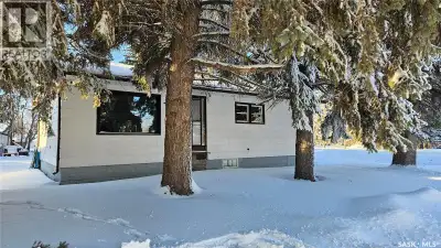 Affordable, 2-bedroom home located on a large corner lot, perfect for first-time buyers or investors...