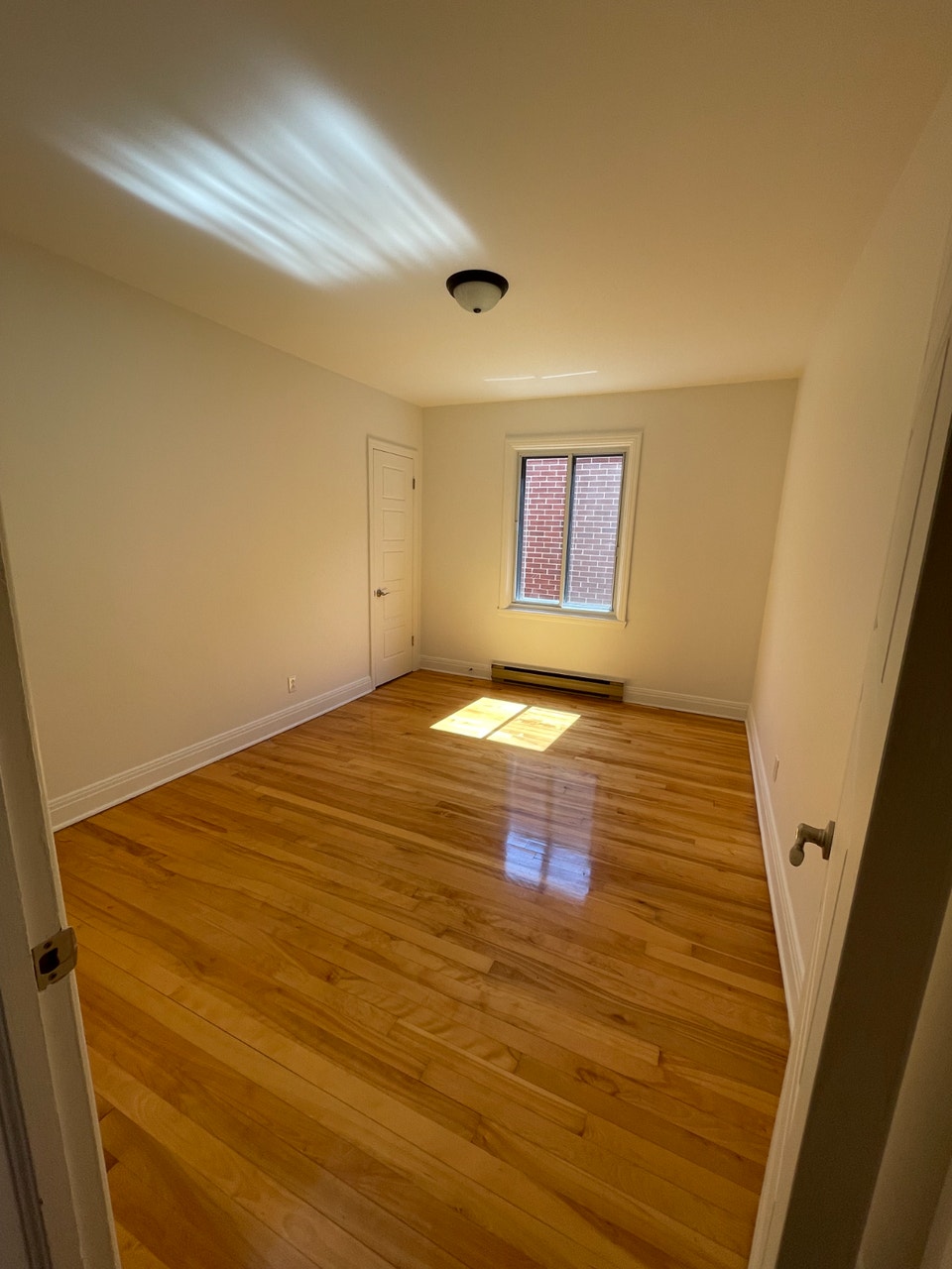 4 1/2 haut triplex 2 chambres fermées Ahuntsic Métro Crémazie 4