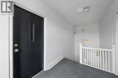Fully renovated 3-bedroom unit in the heart of Windsor's trendy Ottawa Street corridor. Modern finis...