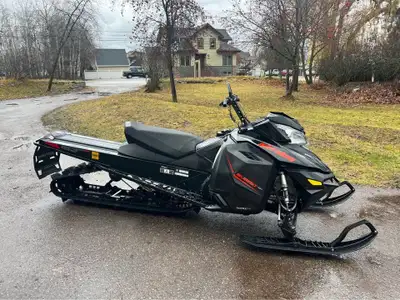 APPLY NOW: https://www.ridecollective.ca/get-pre-approved 2015 SKIDOO SUMMIT SP 163 Powerful engine...