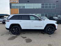 This 2025 JEEP GRAND CHEROKEE LAREDO 4X4 has the following options Capri Leatherette/Suede Seats, Po... (image 6)