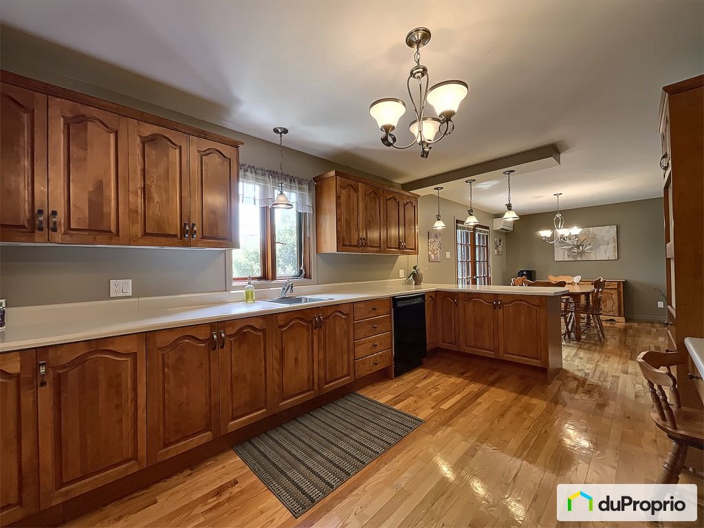 $550,000 - 2 Storey in Trois-Rivières (Trois-Rivières-Ouest) — photo 2