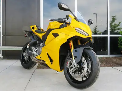 This 2026 Panigale model is available to order. Contact one of our Sales Specialists for details. Ap...