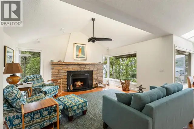 960 Lands End End North Saanich, British Columbia in Houses for Sale in Victoria - Image 34