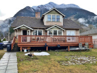 WELCOME HOME TO THIS RENOVATED HERITAGE STYLE HOME in Hope, BC!