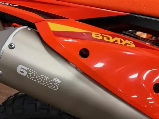 2025 KTM 500 EXC-F Six Days in Dirt Bikes & Motocross in Oakville / Halton Region - Image 5