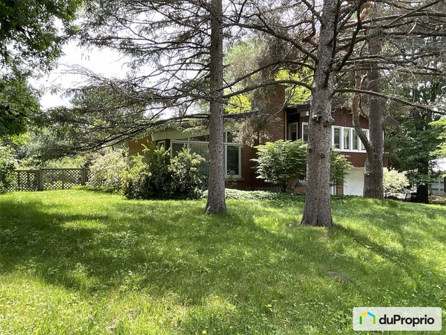 $885,000 - Split Level for sale in Mont-St-Hilaire — photo 2