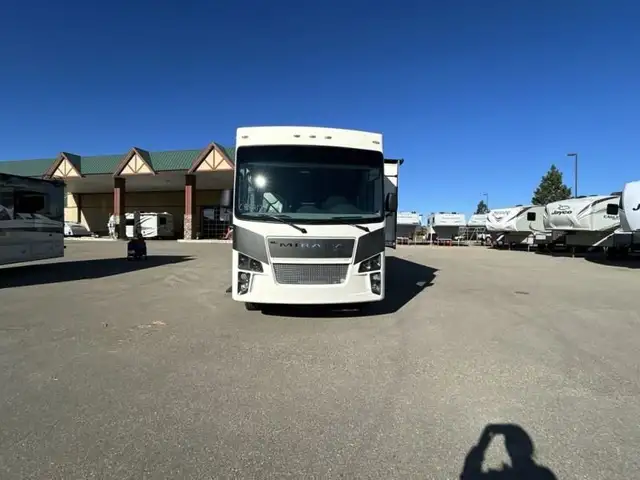 2022 Coachmen RV Mirada 35ESF in RVs & Motorhomes in Red Deer - Image 5