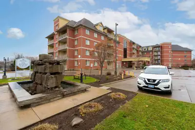 Building Description $1000 OFF FIRST MONTHS RENT FOR MILITARY & EMERGENCY RESPONDERS* *Conditions ap...