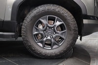 HEAD-UP DISPLAY, LANE CHANGE ASSIST, FRONT MASSAGE SEATS, TRAFFIC JAM ASSIST, SMART KEY SYSTEM Step... (image 9)