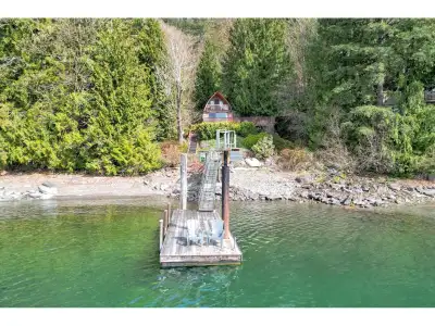 BOAT ACCESS ONLY. Captivating west-facing views on Cascade Bay. Enjoy the ultimate in peace, tranqui...
