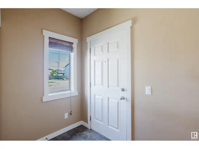 1206 37 AV NW Edmonton, Alberta62864393724545122