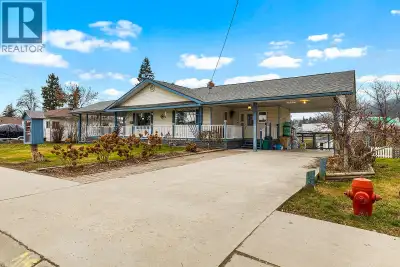 A home that offers the space, flow, and flexibility you’ve been waiting for. This 4 bedroom, 3 bathr...