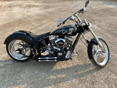 FINANCING AVAILABLE!! LOOKING FOR SOMETHING TO RIDE IN THIS BEAUTIFUL SUMMER WEATHER!!! WELL THIS MI...