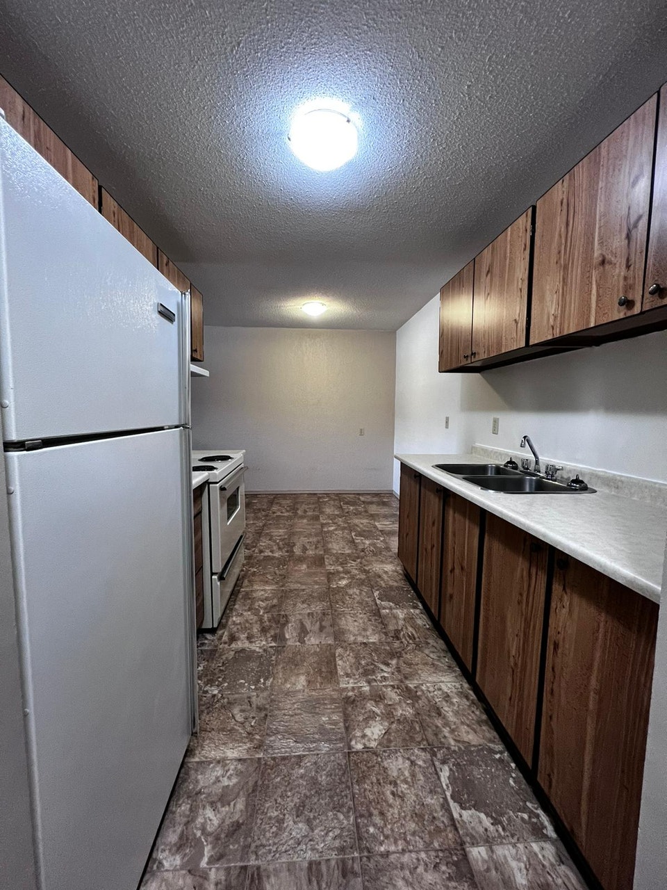 Spacious 2 Bedroom Unit in Innisfail! 3