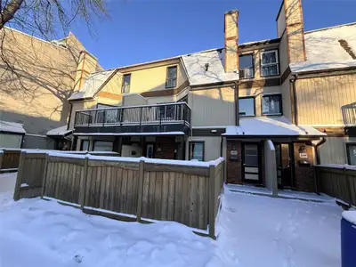1K//Winnipeg/Discover exceptional value in this well-maintained townhouse 2-bedroom, 1-bath located...