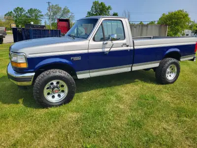 Restored 1993 Ford F-250XLT - 7.5L V8 in awesome condition! Looking for classic muscle in a reliable...