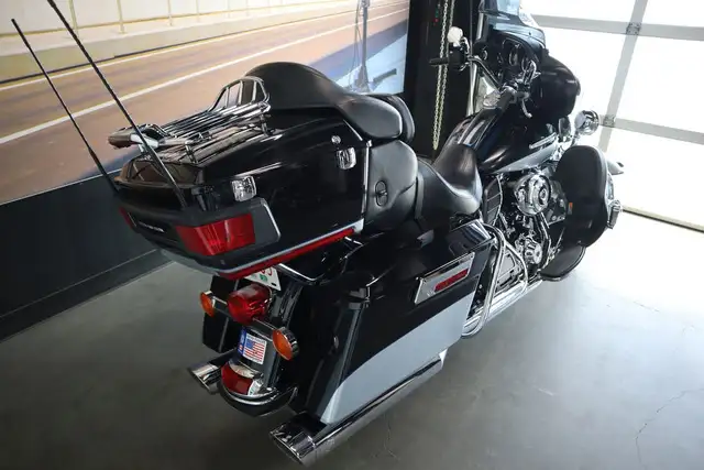 2012 Harley-Davidson Touring FLHTK - Electra Glide Ultra Limited in Sport Touring in Edmonton - Image 7