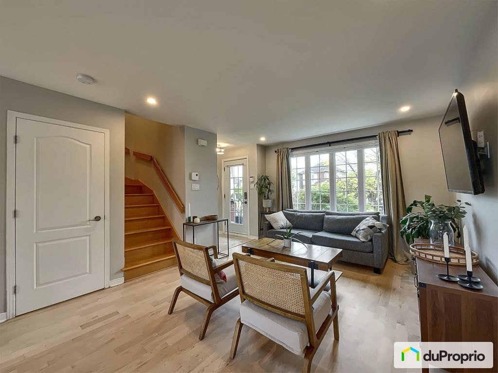$674,800 - 2 Storey for sale in La Prairie — photo 1
