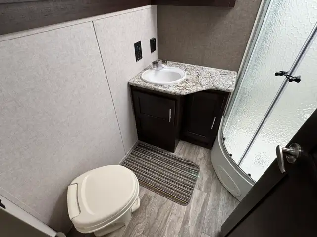 2019 Forest River SURVEYOR 285 IKLE in Travel Trailers & Campers in St. Albert - Image 25