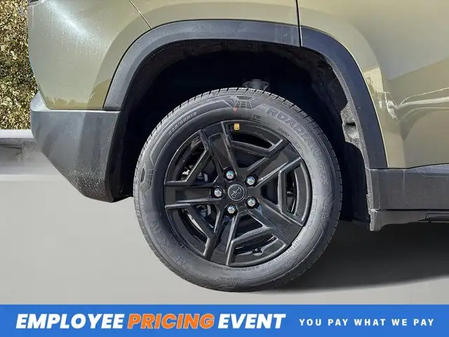 2026 Jeep Cherokee Cherokee Laredo 4x4 | Heated Seats + in Cars & Trucks in Moncton - Image 11