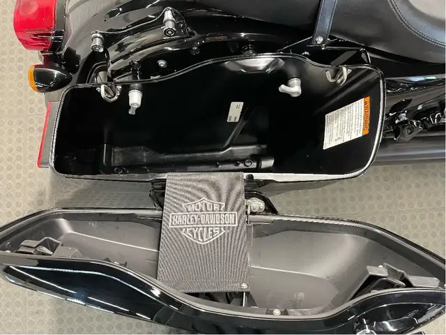 2021 Harley-Davidson Street Glide Special CANADIAN HARLEY/STAGE  in Sport Touring in North Bay - Image 14