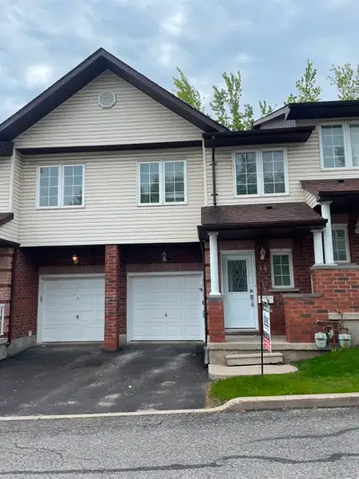 3 Bedroom Entire Townhouse For Rent In South Barrie
