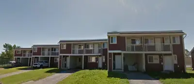 Premier Court - 3 Bedroom 1.5 Bath Townhouse Apartment for Rent