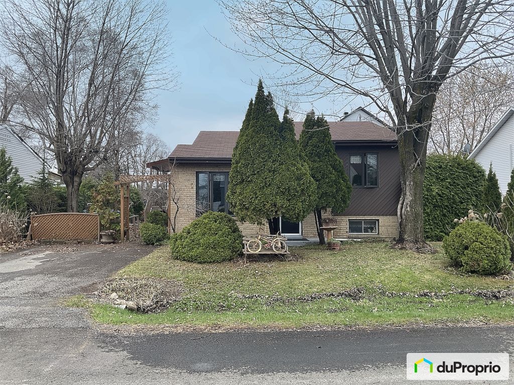 $410,000 - 1 1/2 Storey for sale in Lavaltrie — photo 1
