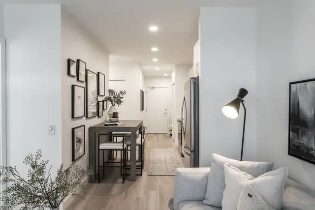 1 Bedroom Apartment for Rent - 717 Como Lake Avenue62864374762883122