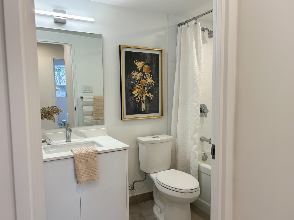 Apartment for Rent at 5220 Lakeshore, Burlington 5