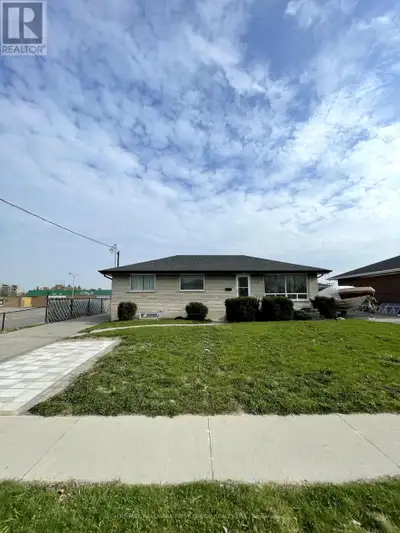 UPPER - 611 BOND STREET E Oshawa (Eastdale), Ontario