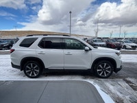 2023 HONDA PILOT TOURING AWD * HEAD UP DISPLAY * BOSE PREMIUM SOUND SYSTEM * 8 PASS FEATURES INCLUDE... (image 9)