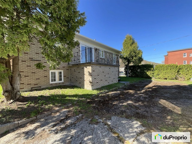 $314,900 - Bungalow for sale in Ste-Anne-de-Beaupre — photo 2