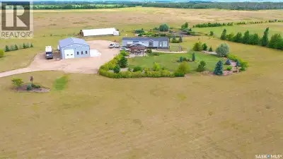 Terrific opportunity for your family with this acreage just situated 13KM from the City along Mehan...