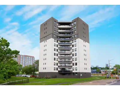 3122 Hurontario is conveniently located near restaurants, grocery stores, and schools. It is very cl...