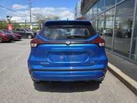 *CLEAN CARFAX, ANDROID AUTO, APPLE CAR PLAY, HEATED SEATS, *8-inch touchscreen display with Apple Ca... (image 7)