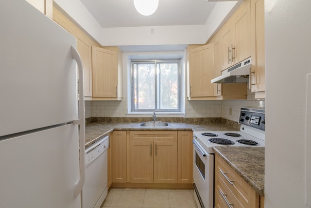 3555 Cote-des-Neiges Road — photo 1