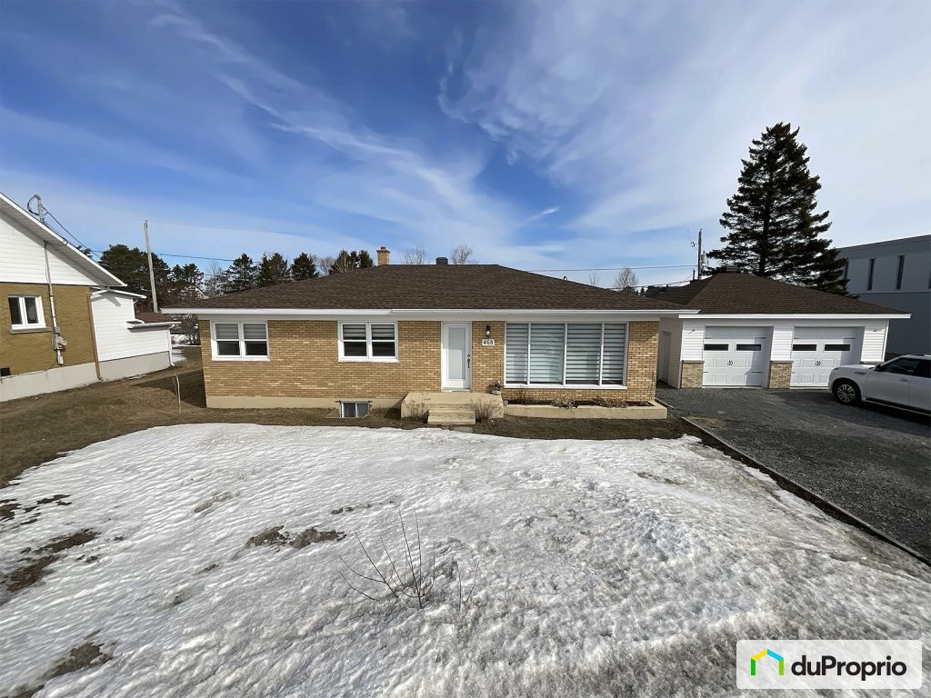 $550,000 - Bungalow for sale in Rimouski (Rimouski) — photo 1