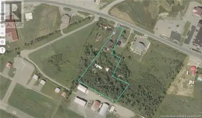 Prime lot with tons of highway exposure. Over 3 acres combined (Two PID numbers) There is an oversid...