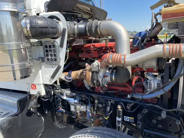 2018 KENWORTH W900 in Heavy Trucks in Saskatoon - Image 12