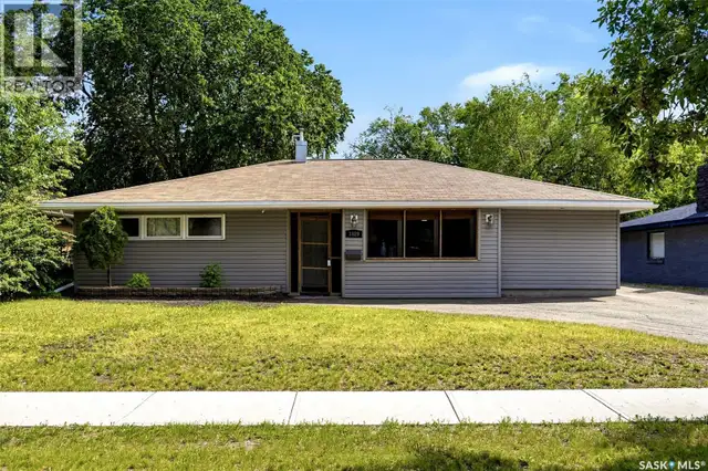 1829 GRANT DRIVE Regina, Saskatchewan in Houses for Sale in Regina - Image 3