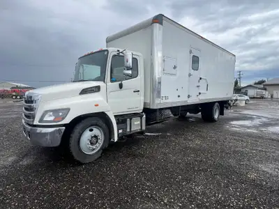 2014 Hino 338 Dry Van Hino J08E-VB (Diesel, 6-cylinder, in-line) 260 Hp Automatic Transmission Hydra...