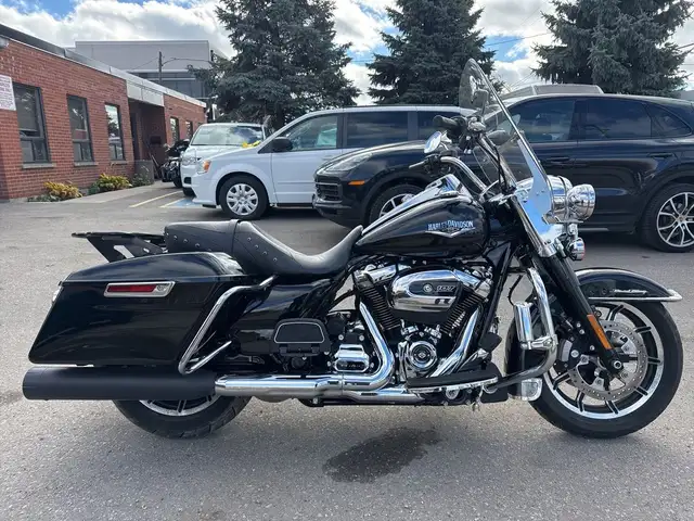 2019 Harley-Davidson Road King ~ ROAD KING ~ 107CI ~ V&H PIPES ~ in Sport Touring in City of Toronto - Image 2