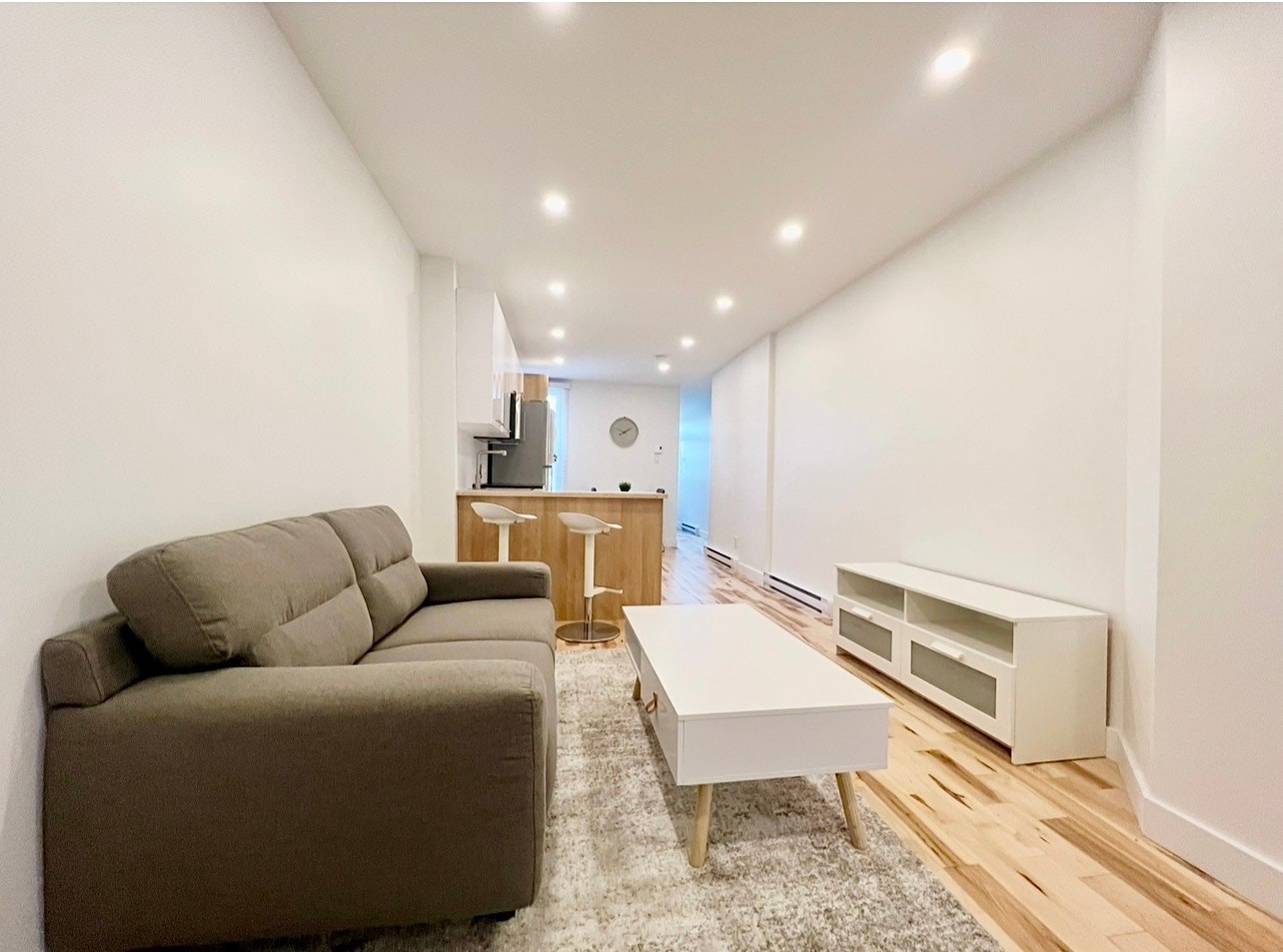3 1/2 NEUF MEUBLÉ A NEUF (1 chambres + 1 bureau) — photo 3
