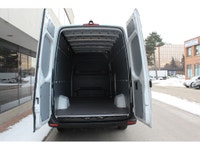 ONLY 31,000 KM , YES , ONLY 31,000 KM!!! 2020 MERCEDES SPRINTER 2500 -- 170 FULL SIZE -- HIGH ROOF -... (image 5)