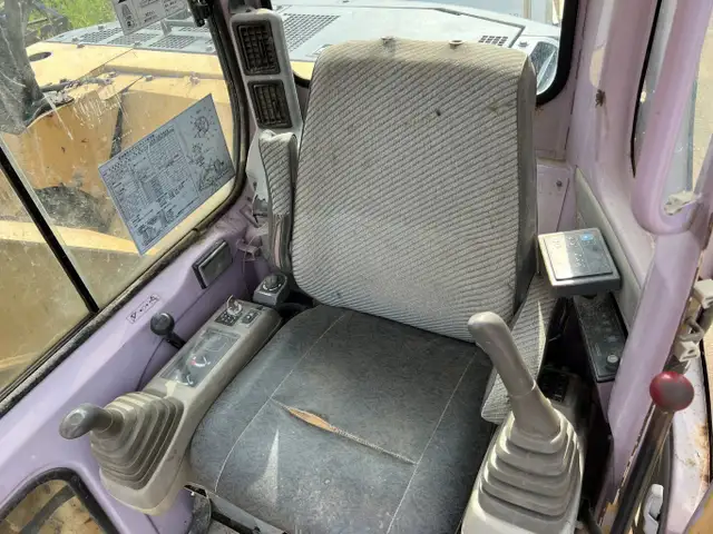 1999 Sumitomo SH135 U Excavator LOW Hours #7470 DP in Heavy Equipment in Edmonton - Image 36