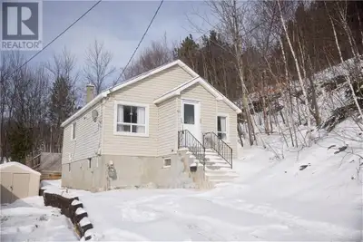 Charming 2-bedroom, 1-bath starter home perfectly located on a quiet dead-end street. This super cut...