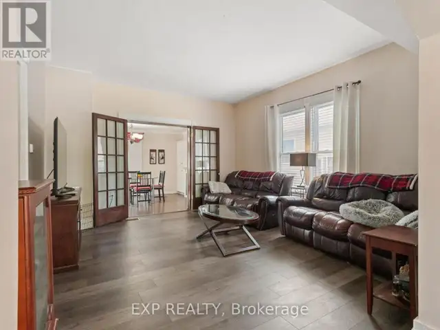 4448 FIFTH AVENUE Niagara Falls (Downtown), Ontario in Houses for Sale in St. Catharines - Image 10